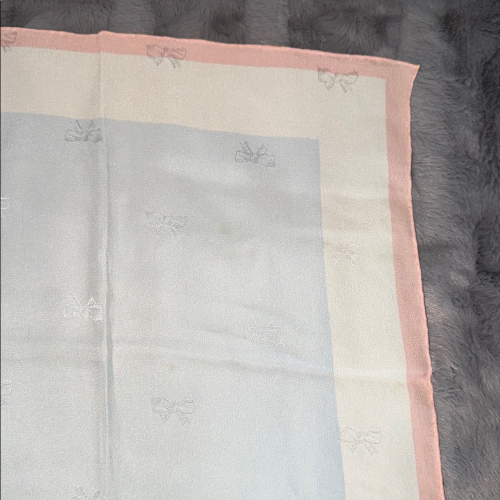Preloved CHANEL Elegant Cream blue,pink and gray scarf 🧣 color great condition - Picture 10 of 12